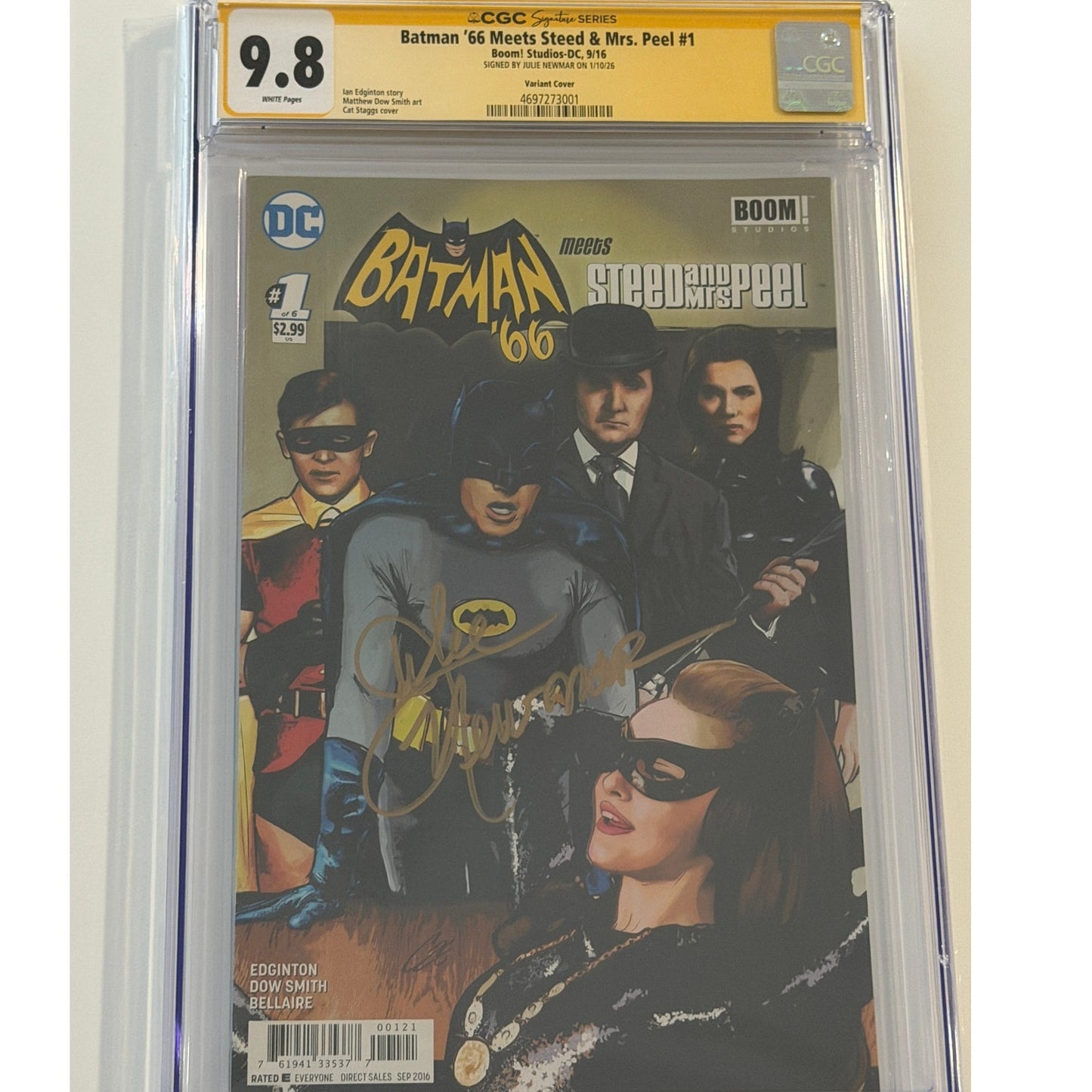 Batman '66 Meets Steed & Mrs. Peel #1 9.8 CGC S.S JULIE NEWMAR
